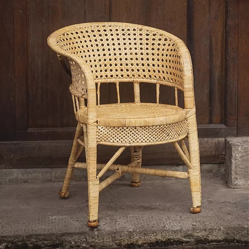 Outdoor Furniture Vintage - เก้าอี้หวายธรรมชาติทำมือสำหรับใช้งานกลางแจ้ง พร้อมพนักพิงสไตล์วินเทจและเบาะระบายอากาศ เฟอร์นิเจอร์สำหรับสวน ลานบ้าน ระเบียง และห้องนั่งเล่นเพื่อความสบาย